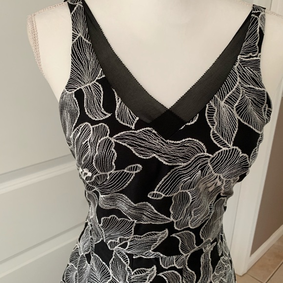 WHBM embroidered fit and flare dress - Picture 6 of 8